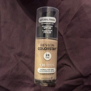 Revlon ColorStay Foundation - 130 Porcelain